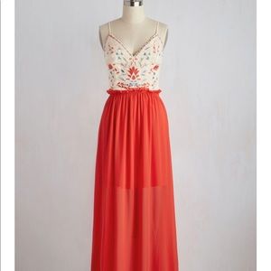 ModCloth Gown To A Fine Art Maxi Dress in Coral
